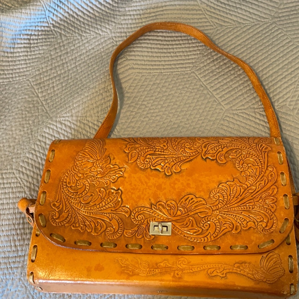 SOLD Vintage tooled leather purse